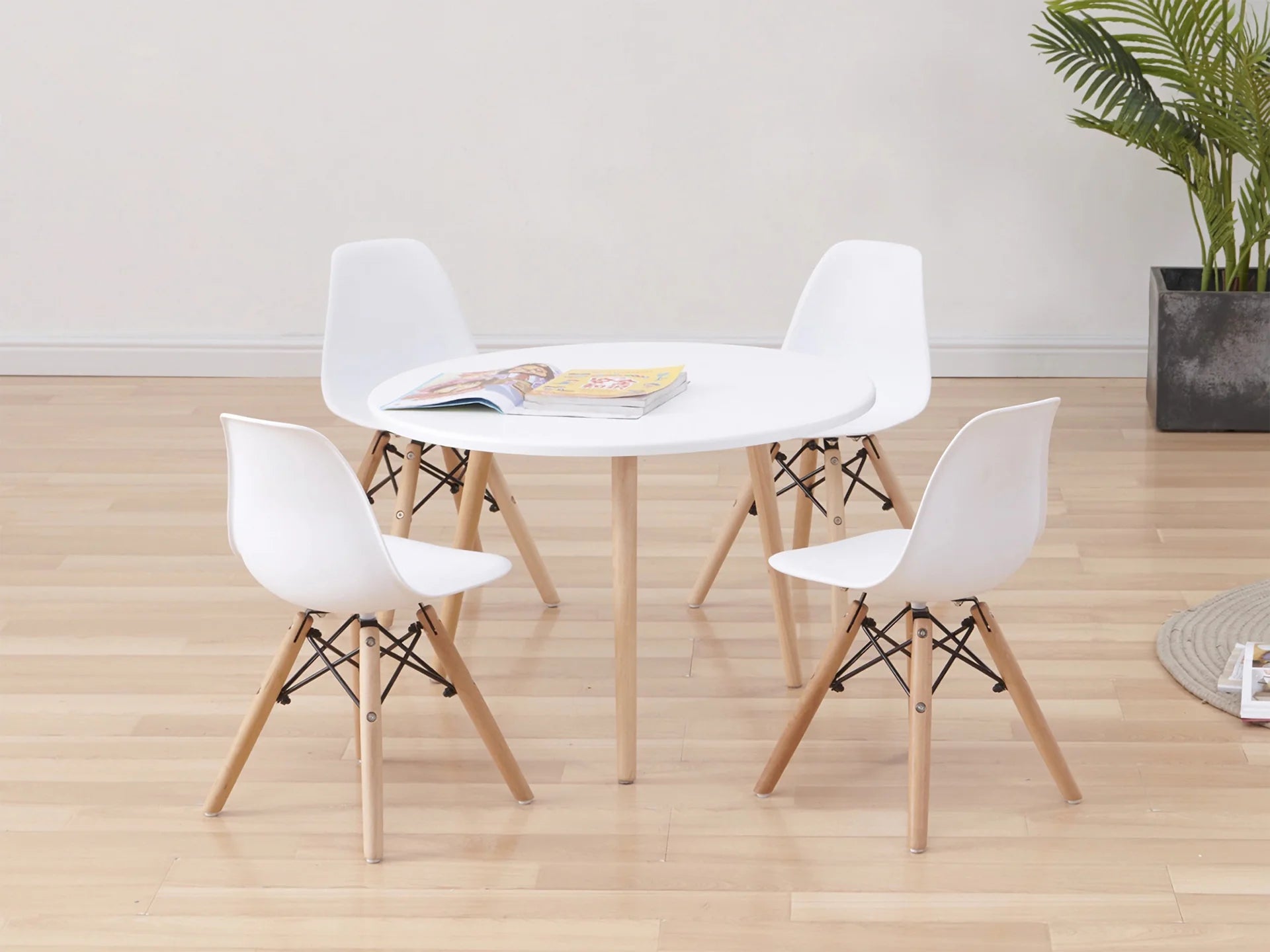 Joyful Junctions: Perfect Kids' Table & Chairs